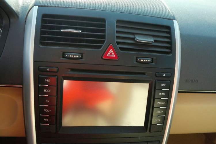 Used BAIC Off-Road E Series 2012 Hatchback 1.5L Manual Leshang Version Audio And AC Panel