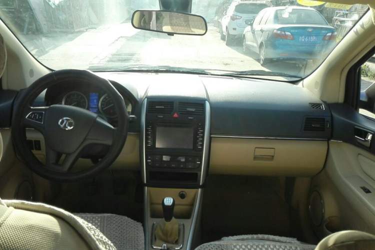 Used BAIC Off-Road E Series 2012 Hatchback 1.5L Manual Leshang Version Center Console