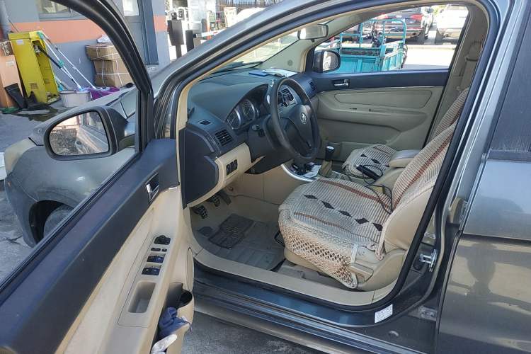 Used BAIC Off-Road E Series 2012 Hatchback 1.3L Manual Liking Edition Driver Seat