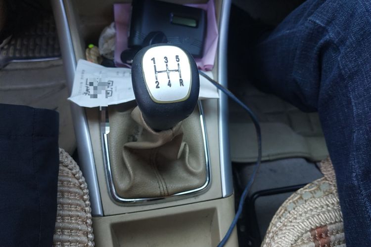 Used BAIC Off-Road E Series 2012 Hatchback 1.3L Manual Liking Edition Gear Lever