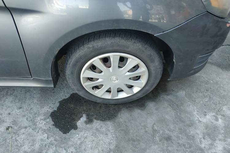 Used BAIC Off-Road E Series 2012 Hatchback 1.3L Manual Liking Edition Right Front Wheel Hub