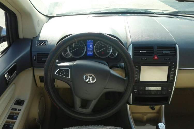 Used BAIC Off-Road E Series 2012 Hatchback 1.5L Manual Leshang Version Steering Wheel