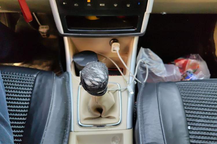 Used BAIC Off-Road E Series 2012 Hatchback 1.3L Manual Liking Edition Gear Lever