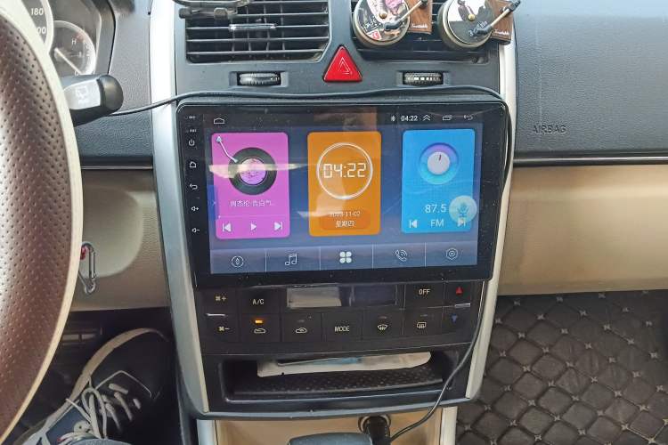 Used BAIC Off-Road E Series 2012 Hatchback 1.5L Automatic Leshang Version Audio And AC Panel