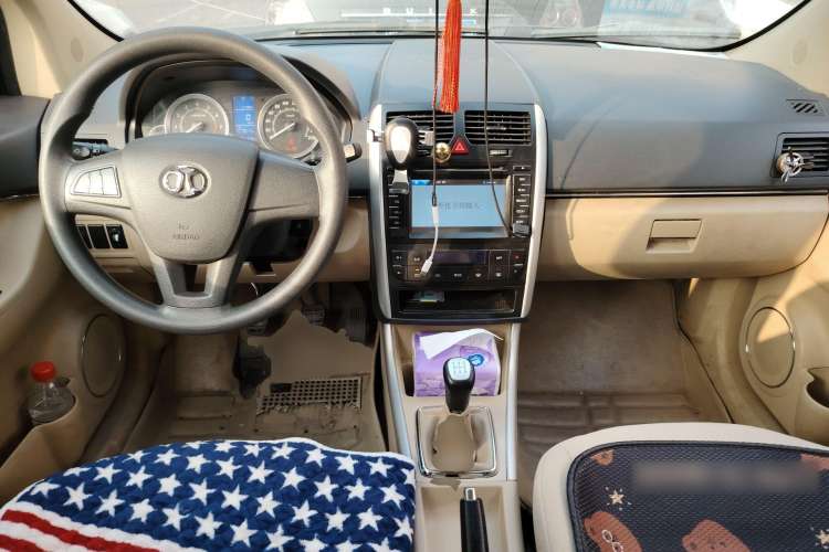 Used BAIC Off-Road E Series 2012 Hatchback 1.5L Manual Leshang Version Center Console