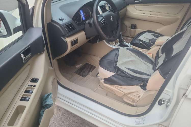 Used BAIC Off-Road E Series 2012 Hatchback 1.5L Automatic Leshang Version Driver Seat