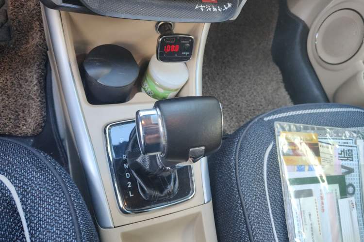 Used BAIC Off-Road E Series 2012 Hatchback 1.5L Automatic Leshang Version Gear Lever
