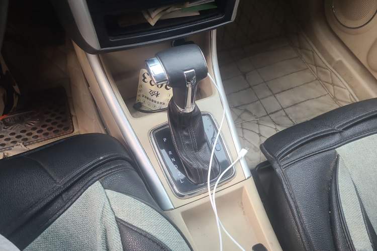 Used BAIC Off-Road E Series 2012 Hatchback 1.5L Automatic Leshang Version Gear Lever