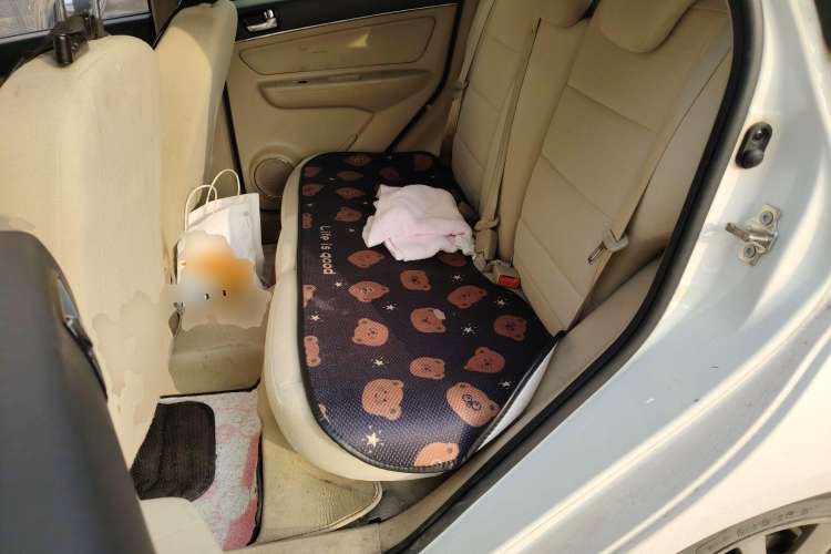 Used BAIC Off-Road E Series 2012 Hatchback 1.5L Manual Leshang Version Left Rear Seat