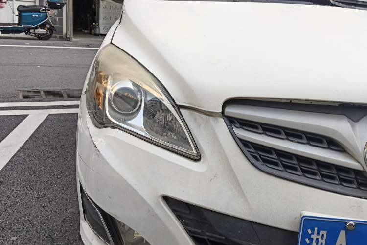 Used BAIC Off-Road E Series 2012 Hatchback 1.5L Automatic Leshang Version Right Front Headlight