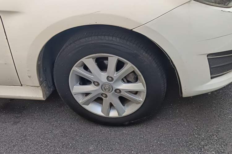 Used BAIC Off-Road E Series 2012 Hatchback 1.5L Automatic Leshang Version Right Front Wheel Hub