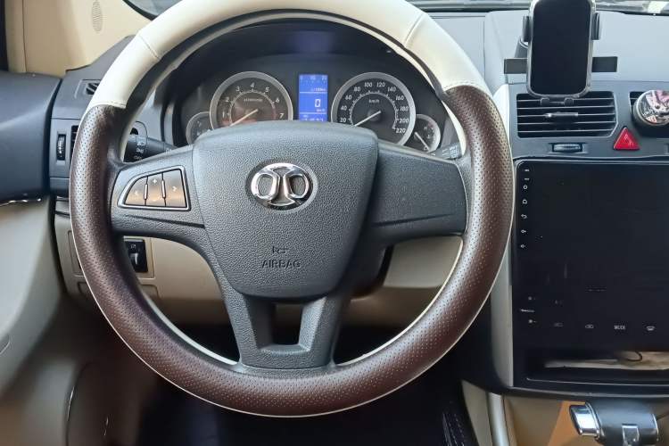 Used BAIC Off-Road E Series 2012 Hatchback 1.5L Automatic Leshang Version Steering Wheel