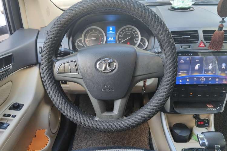 Used BAIC Off-Road E Series 2012 Hatchback 1.5L Automatic Leshang Version Steering Wheel