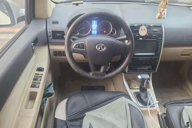 Used BAIC Off-Road E Series 2012 Hatchback 1.5L Automatic Leshang Version Steering Wheel