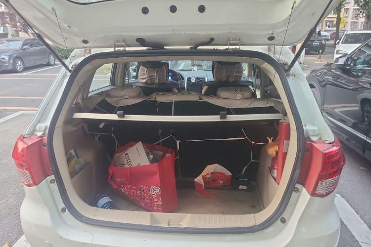 Used BAIC Off-Road E Series 2012 Hatchback 1.5L Automatic Leshang Version Trunk