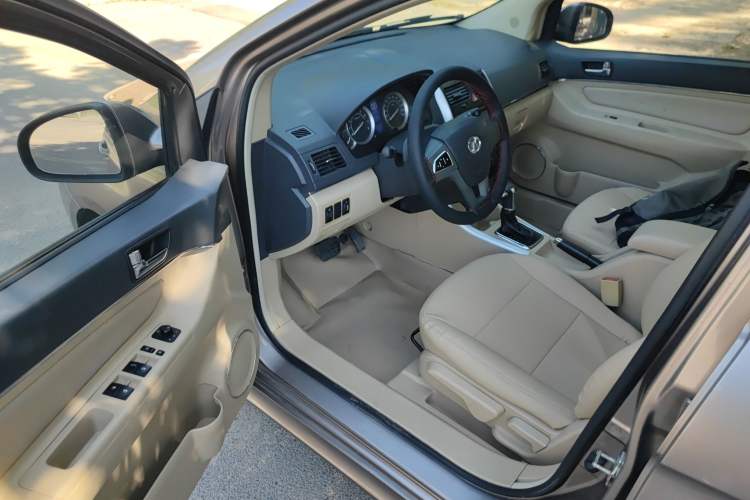 Used BAIC Off-Road E Series 2012 Hatchback 1.5L Automatic Leshang Version Driver Seat