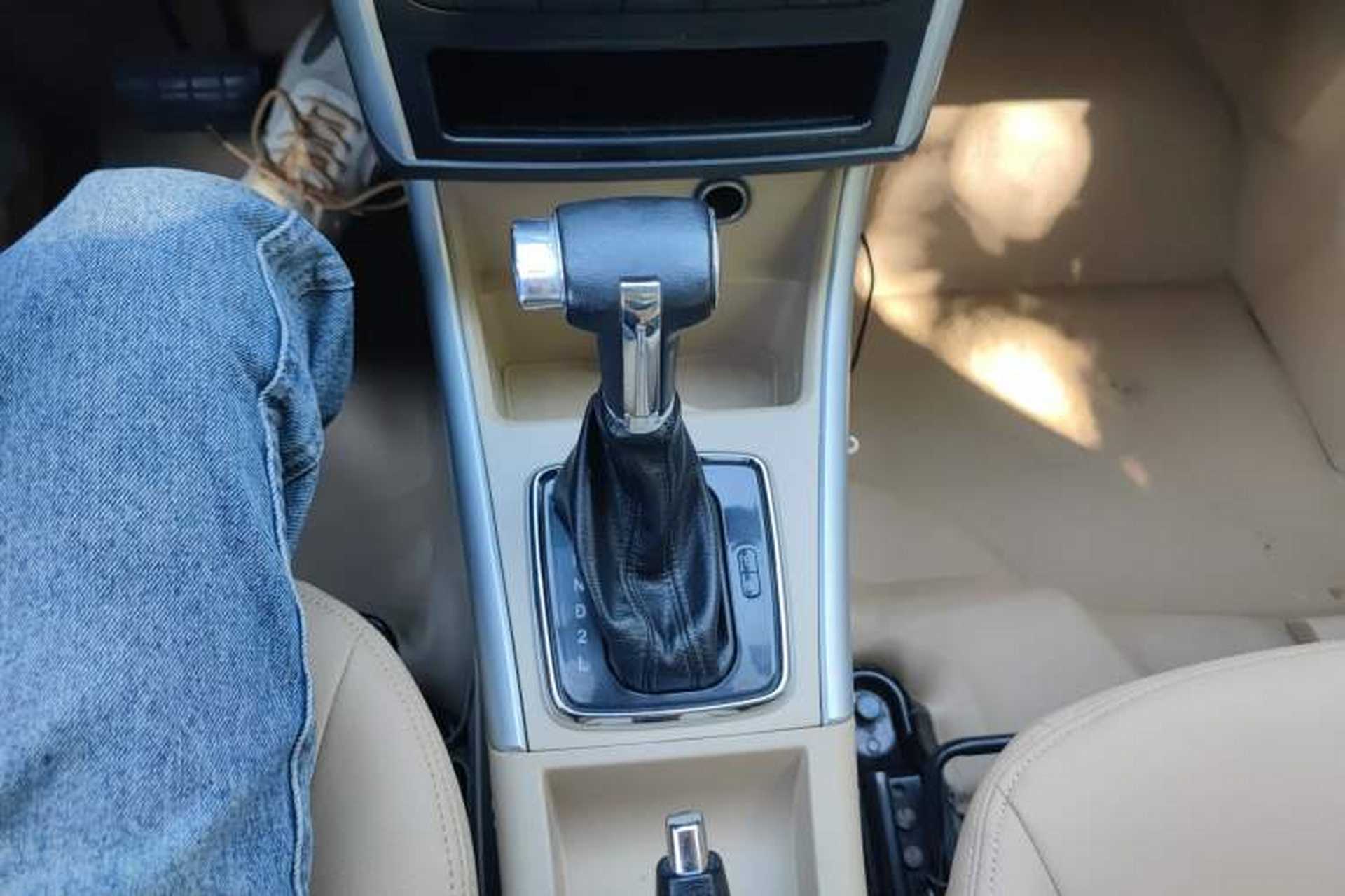 Used BAIC Off-Road E Series 2012 Hatchback 1.5L Automatic Leshang Version Gear Lever