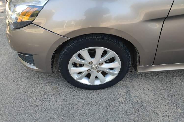 Used BAIC Off-Road E Series 2012 Hatchback 1.5L Automatic Leshang Version Left Front Wheel Hub