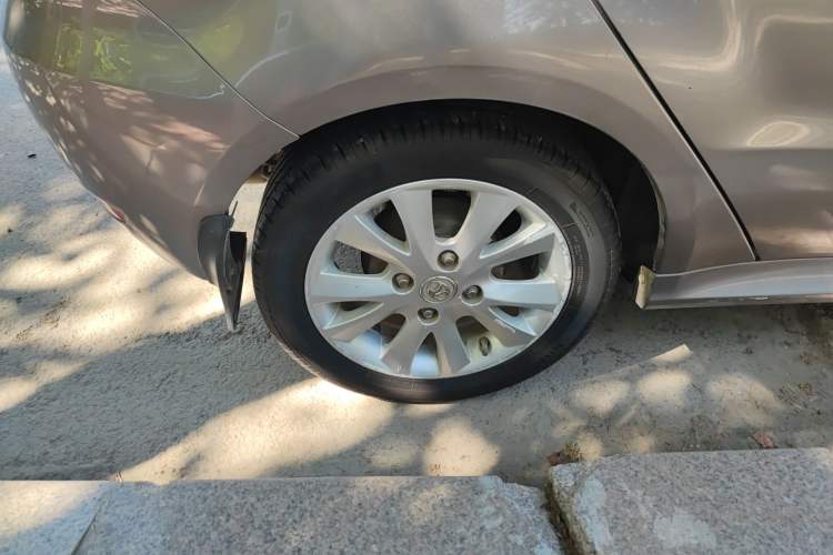 Used BAIC Off-Road E Series 2012 Hatchback 1.5L Automatic Leshang Version Right Rear Wheel Hub