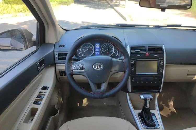 Used BAIC Off-Road E Series 2012 Hatchback 1.5L Automatic Leshang Version Steering Wheel