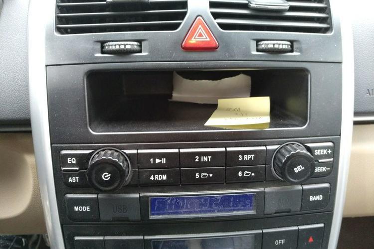 Used BAIC Off-Road E Series 2013 Sedan 1.3L Manual Lotte Edition Audio And AC Panel