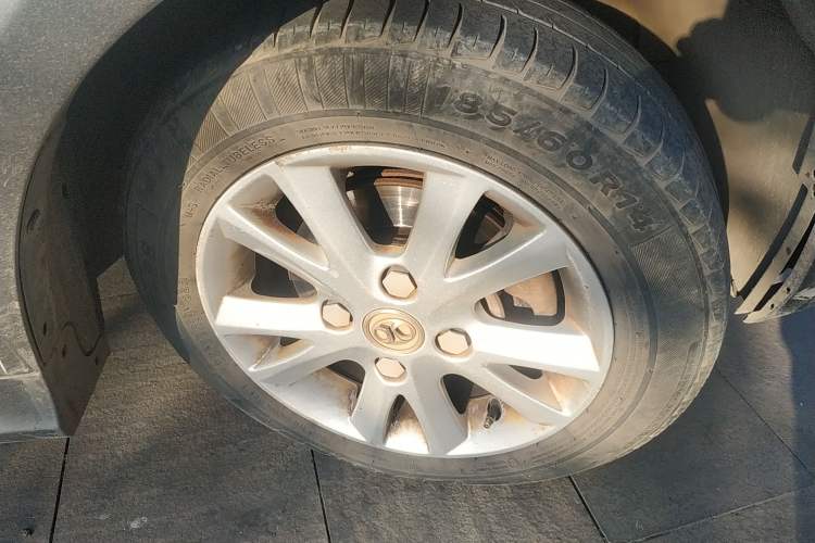 Used BAIC Off-Road E Series 2013 Hatchback 1.5L Automatic Lotte Edition Right Front Wheel Hub