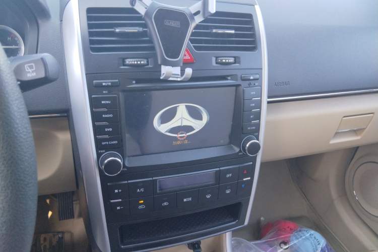 Used BAIC Off-Road E Series 2013 Hatchback 1.5L Automatic Lotte Edition Audio And AC Panel