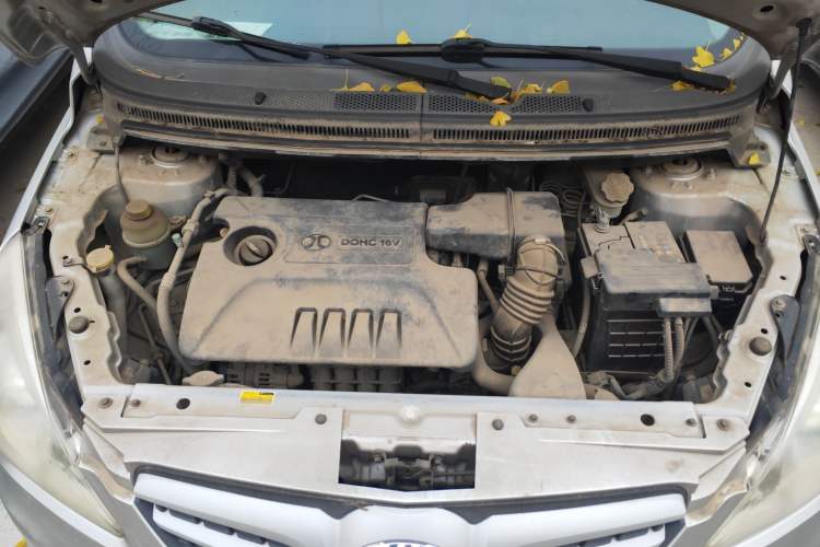 Used BAIC Off-Road E Series 2013 Sedan 1.5L Automatic Lotte Edition Engine Bay