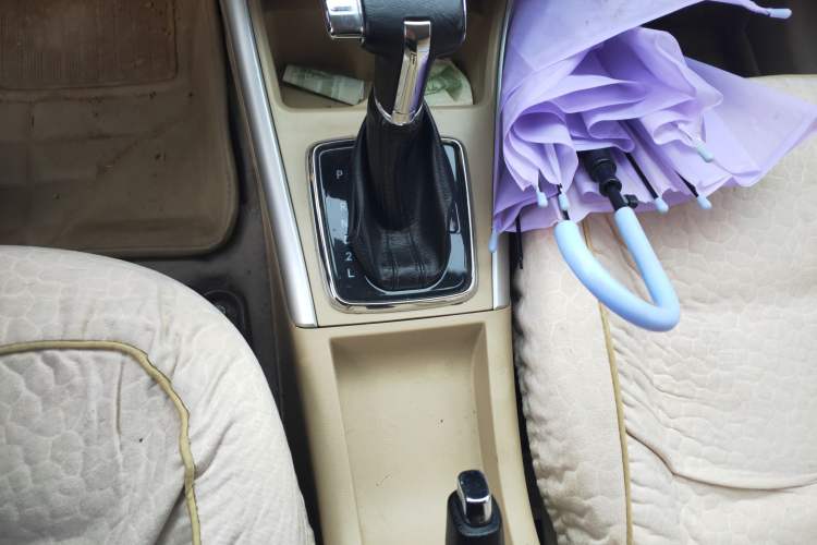 Used BAIC Off-Road E Series 2013 Sedan 1.5L Automatic Lotte Edition Gear Lever