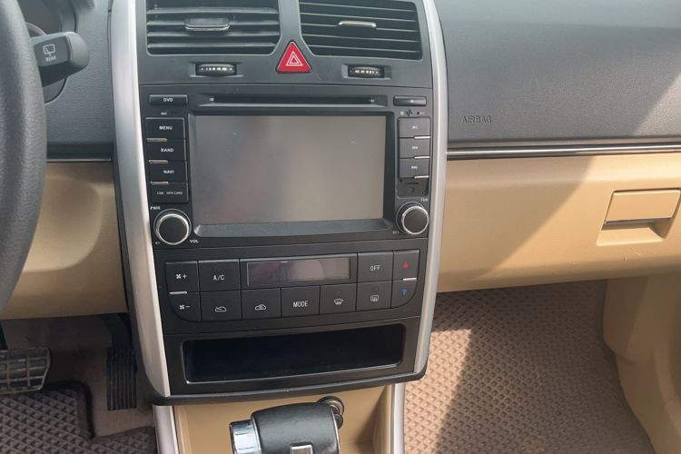 Used BAIC Off-Road E Series 2013 Hatchback 1.5L Automatic Lotte Edition Interior 3