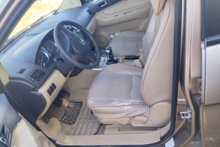 Used BAIC Off-Road E Series 2013 Hatchback 1.5L Automatic Lotte Edition Left Front Seat