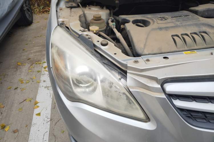 Used BAIC Off-Road E Series 2013 Sedan 1.5L Automatic Lotte Edition Right Front Headlight