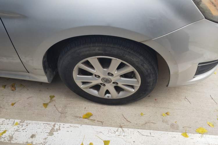 Used BAIC Off-Road E Series 2013 Sedan 1.5L Automatic Lotte Edition Right Front Wheel Hub