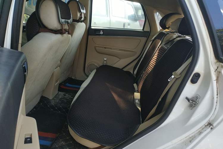 Used BAIC Off-Road E Series 2013 Hatchback 1.5L Automatic Lotte Edition Left Rear Seat