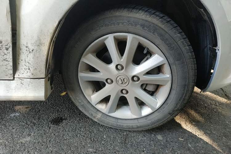Used BAIC Off-Road E Series 2013 Hatchback 1.5L Automatic Lotte Edition Right Front Wheel Hub