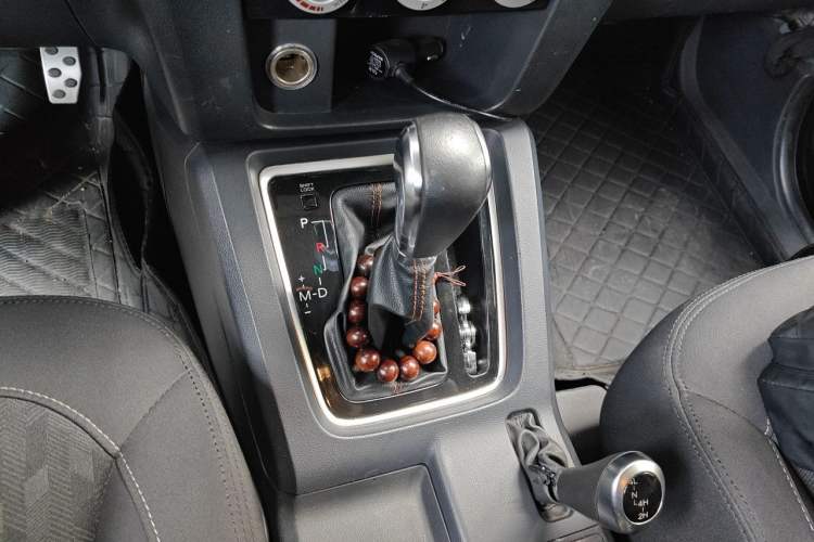 Used BAIC Off-Road F40 2019 2.3T Automatic Cube Edition Gear Lever