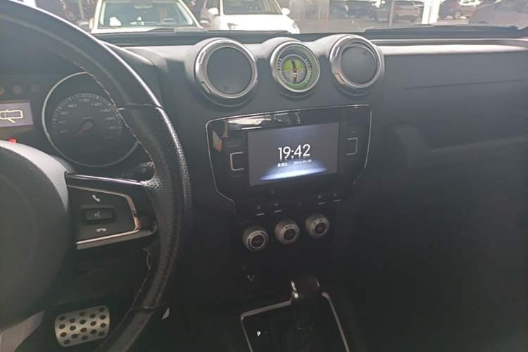 Used BAIC Off-Road F40 2019 2.3T Automatic Cube Edition Audio And AC Panel