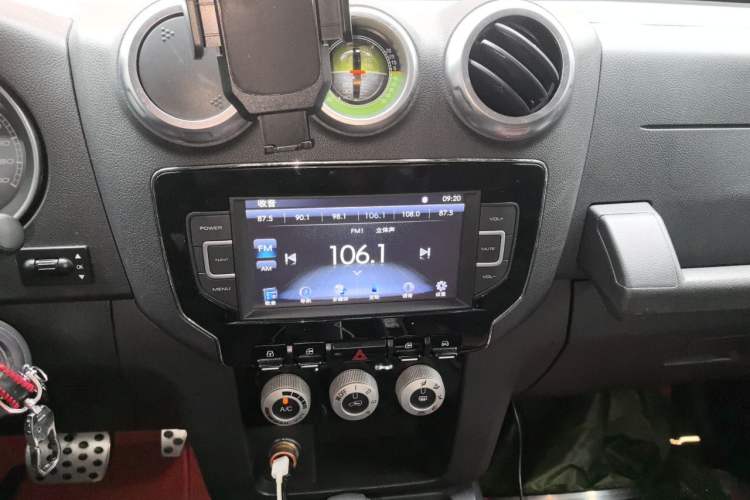 Used BAIC Off-Road F40 2019 2.3T Automatic Cube Edition Audio And AC Panel