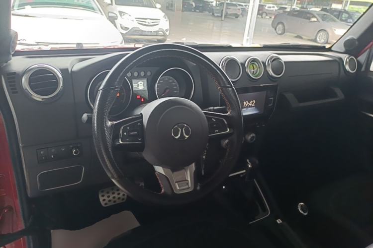 Used BAIC Off-Road F40 2019 2.3T Automatic Cube Edition Center Console