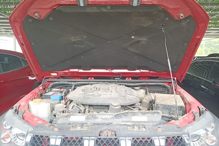 Used BAIC Off-Road F40 2019 2.3T Automatic Cube Edition Engine Bay