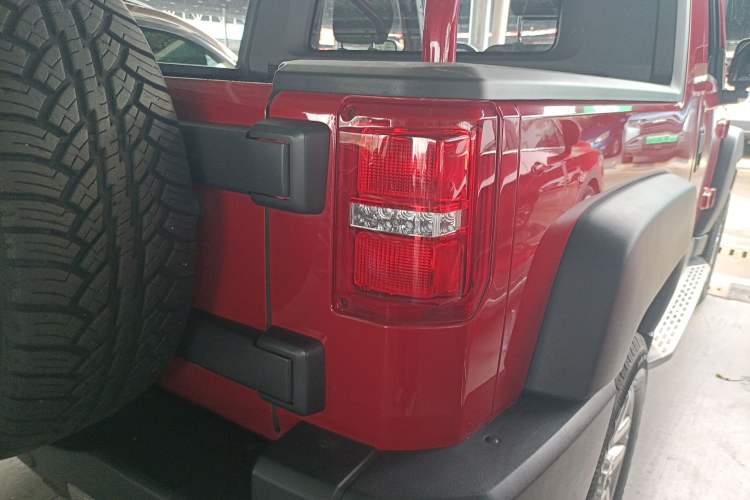 Used BAIC Off-Road F40 2019 2.3T Automatic Cube Edition Exterior 4