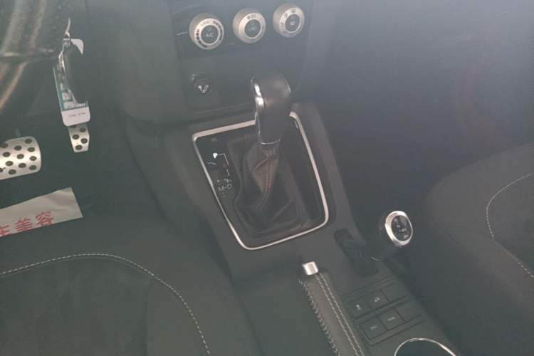 Used BAIC Off-Road F40 2019 2.3T Automatic Cube Edition Gear Lever