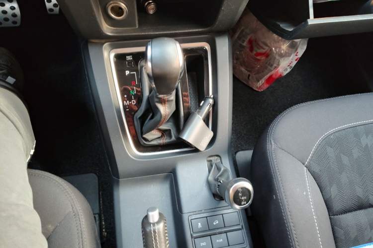 Used BAIC Off-Road F40 2019 2.3T Automatic Cube Edition Gear Lever