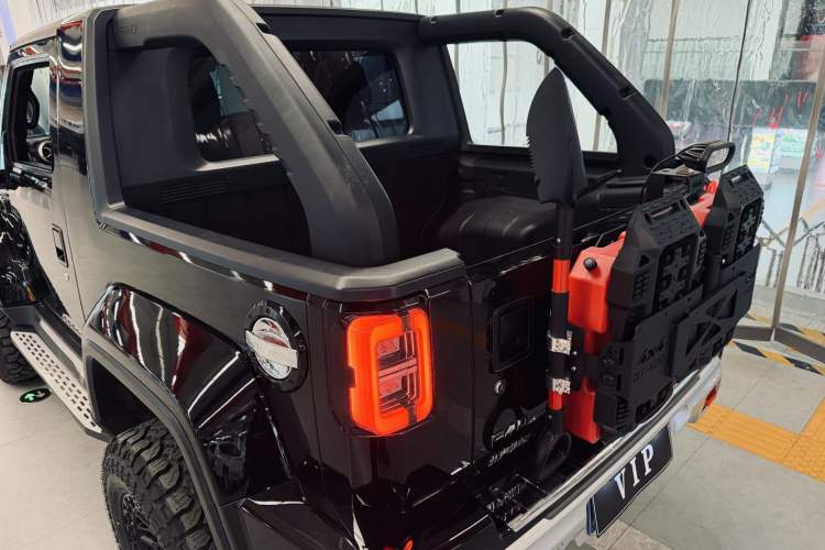 Used BAIC Off-Road F40 2021 2.0T Automatic Cube Edition Interior 4
