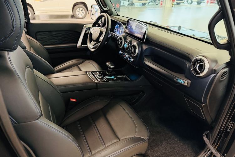 Used BAIC Off-Road F40 2021 2.0T Automatic Cube Edition Interior 6