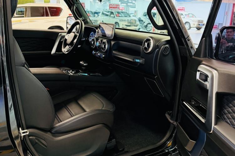 Used BAIC Off-Road F40 2021 2.0T Automatic Cube Edition Interior 7