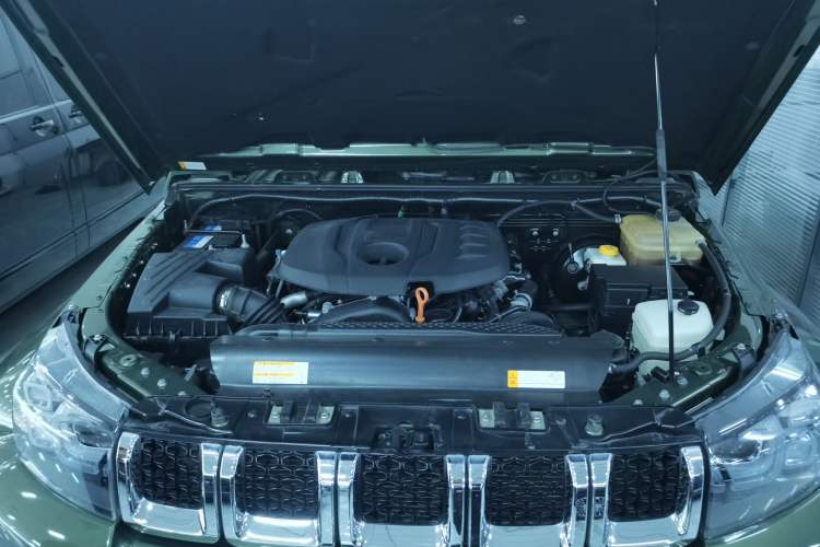 Used BAIC Off-Road F40 2021 2.0T Automatic Cube Edition Engine Bay