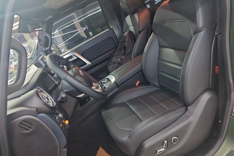 Used BAIC Off-Road F40 2021 2.0T Automatic Cube Edition Left Front Seat