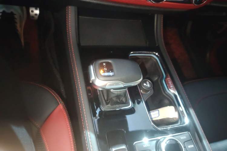 Used BAIC Off-Road F40 2021 2.0T Automatic Cube Edition Gear Lever