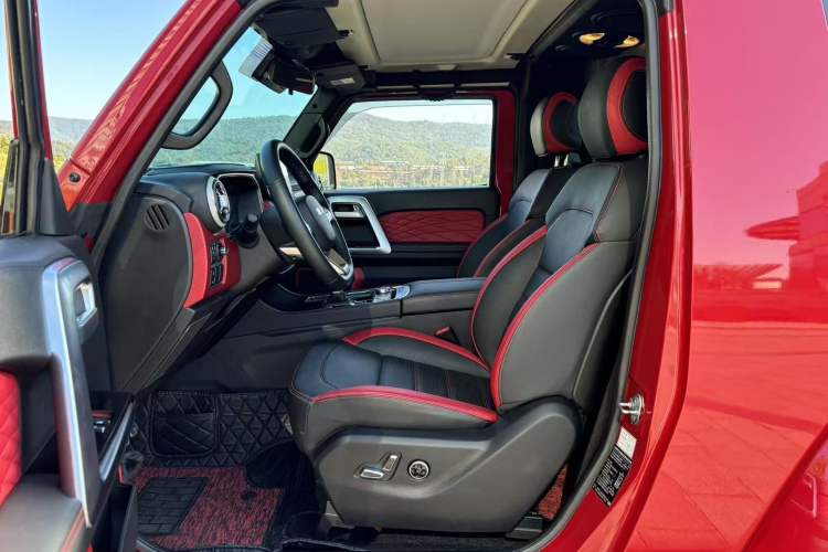 Used BAIC Off-Road F40 2021 2.0T Automatic Cube Edition Interior 5